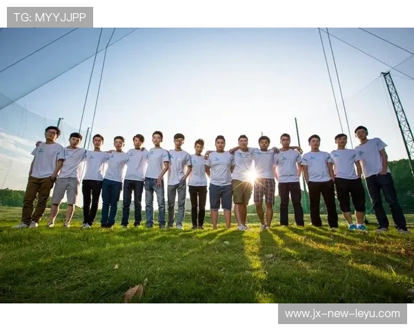 俱乐部与企业共建青训奖学金支持优秀学员深造，组建青年俱乐部